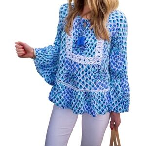 Lilly Pulitzer “Amisa” Long bell sleeve tunic pineapple blouse in blue 💙🌸💙